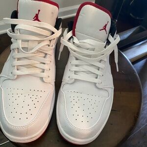 Jordan 1 low white and red sz 11 excellent condition